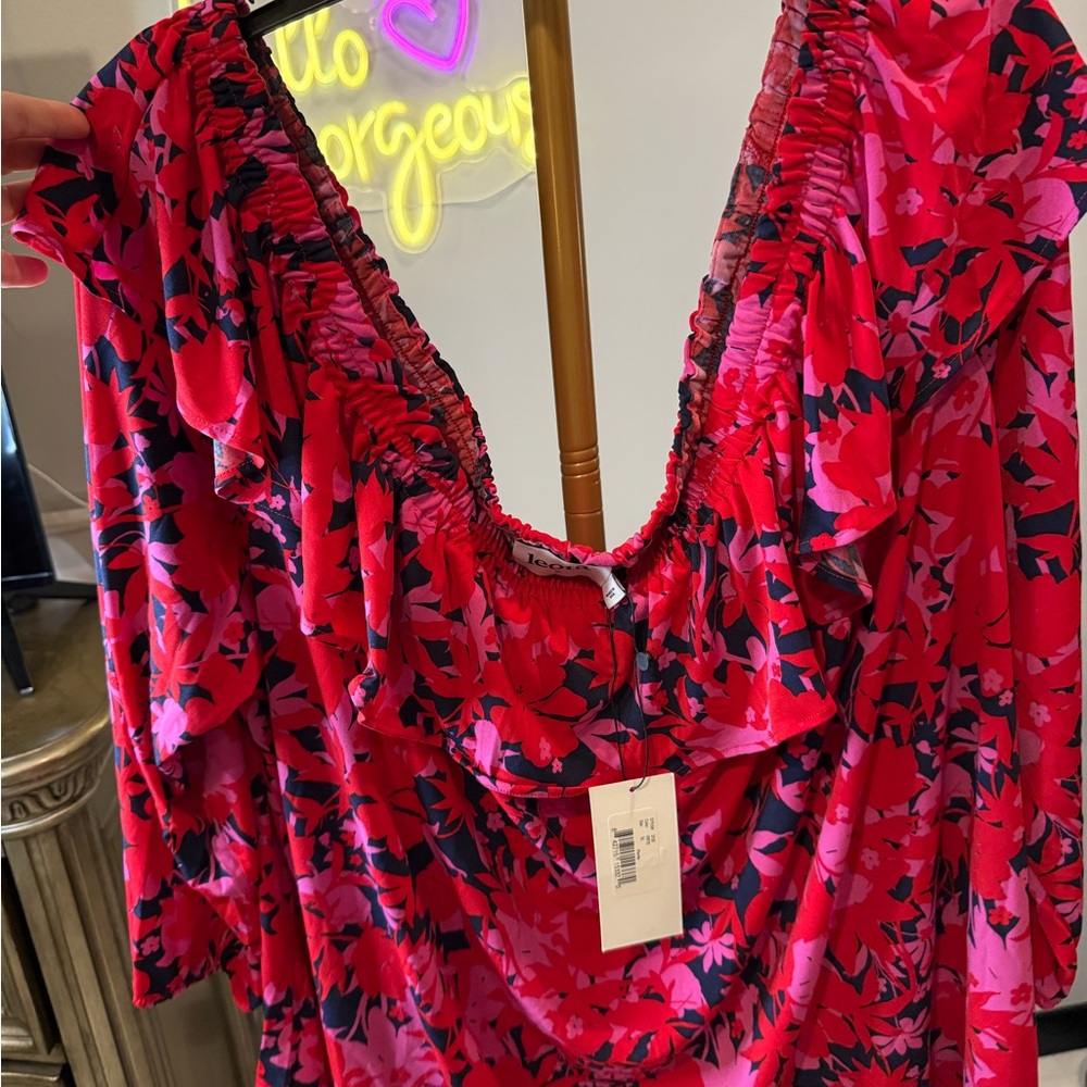 Leota Red and Black Ruffled 3/4 Sleeve Blouse - Picture 2 of 8
